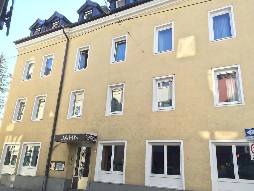 Pension Jahn Salzburg Bed & Breakfast