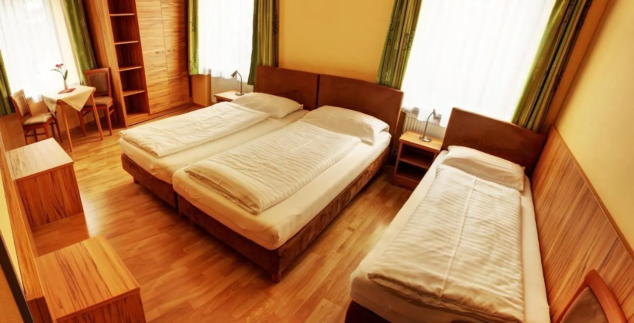 Pension Jahn Salzburg Bed & Breakfast